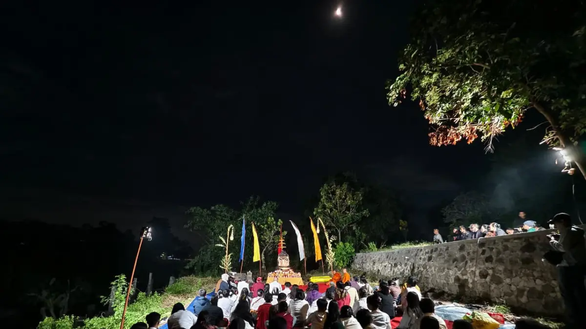 Pelaksanaan Ritual di Stupa Baru. (Abdul Khofid/solobalapan.com)