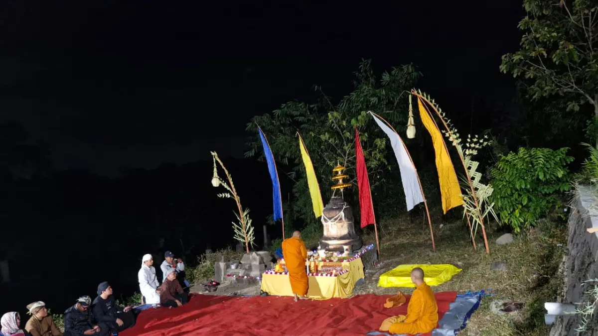 Pelaksanaan Ritual di Stupa Utama. (Abdul Khofid Firnanda/solobalapan.com)
