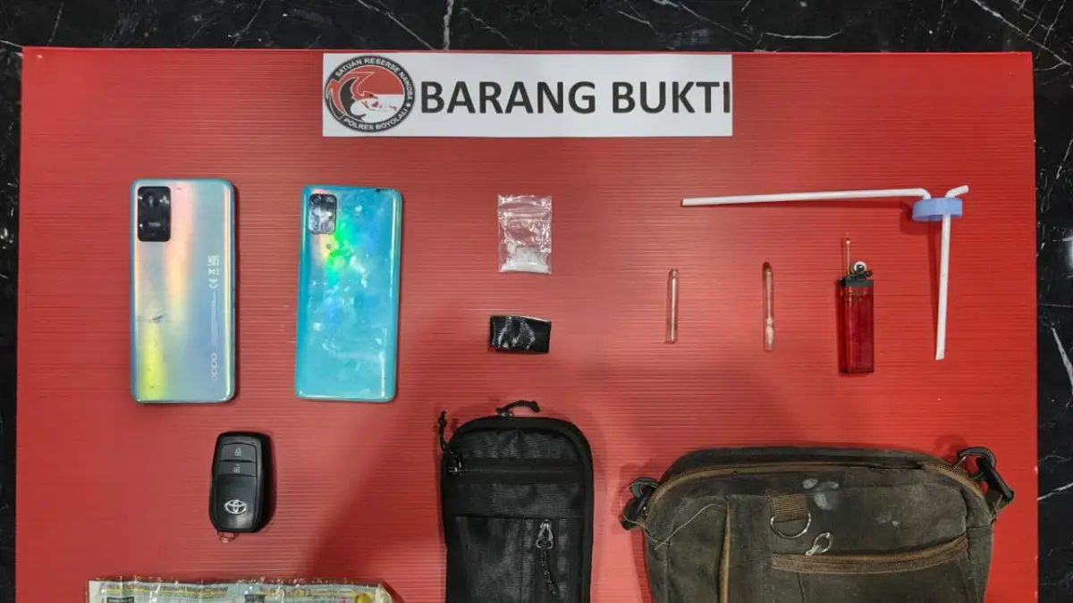 Barang bukti sabu dan alat hisap yang di sita polisi. (Dok. Polres Boyolali)