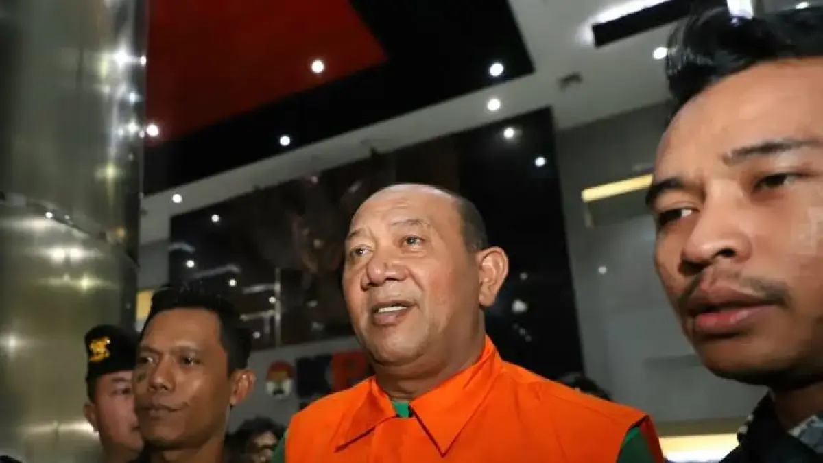 Bupati Langkat, Syah Afandin (SAF), resmi ditahan oleh Komisi Pemberantasan Korupsi (KPK) pada Sabtu (4/7/2026) dini hari WIB, setelah ditetapkan sebagai tersangka dalam kasus dugaan suap proyek di lingkungan Pemerintah Kabupaten Langkat, Sumatera Utara. (Dery Ridwansah/ JawaPos.com)