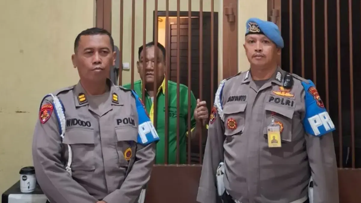 Aiptu N mendekam di balik tahanan patsus Polda Jateng atas dugaan penganiayaan terhadap istri siri berinisial M. (Radar Pekalongan)