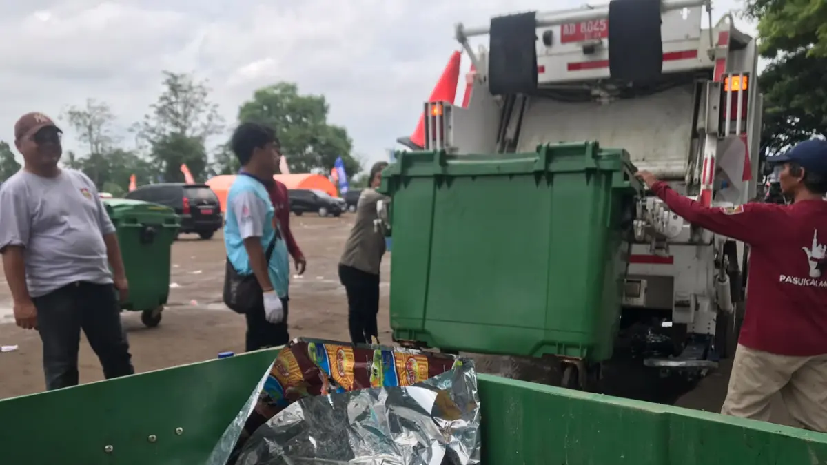 DLH Boyolali mulai menerapkan retribusi pelayanan kebersihan Rp5 ribu per bulan bagi rumah tangga yang mendapat layanan pengangkutan sampah. (Abdul Khofid/solobalapan.com)