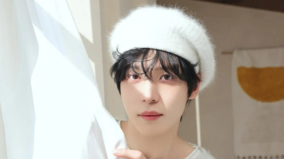 KQ Entertainment akhirnya mengonfirmasi Yunho ATEEZ telah mengakhiri hubungan dengan kekasih non-selebritinya sekitar tiga bulan lalu. Keduanya diketahui telah saling mengenal sejak masa sekolah (Dispatch)