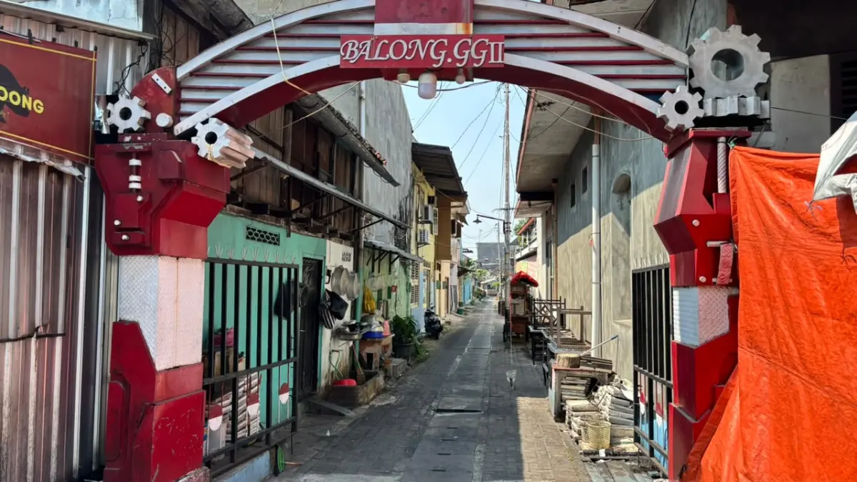 Gapura Kampung Balong, Sudiroprajan. (Siti Putri/Radar Solo)