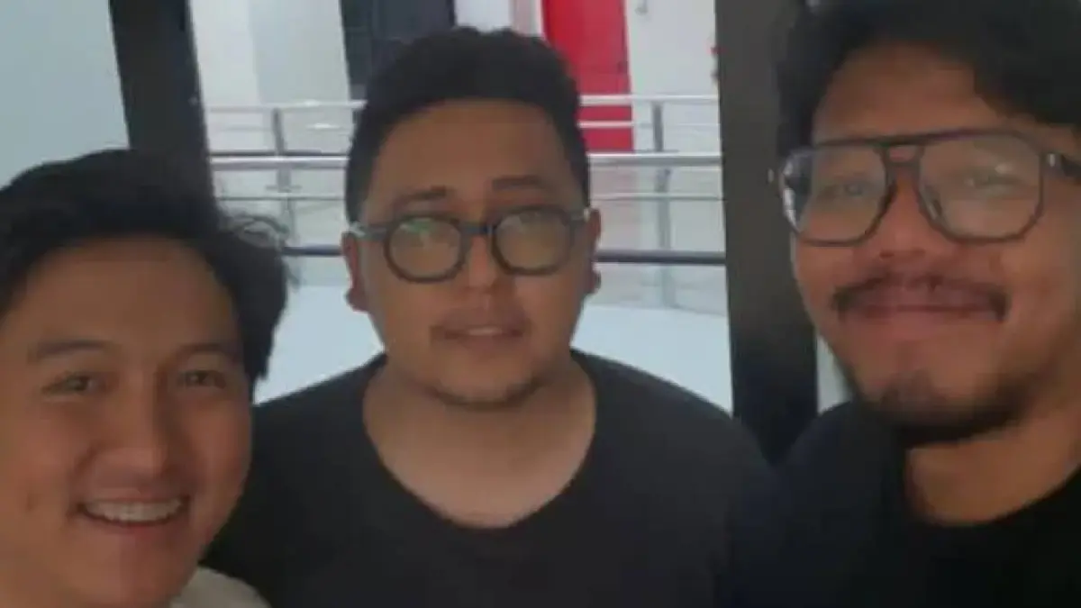 Icad admin The Kerupuk bersama Ferry Irwandi. (Instagram/@irwandyferry)