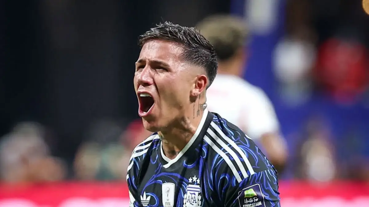 Enzo Fernandez mencatat sejarah kelam usai menerima kartu merah di final Piala Dunia 2026 melawan Spanyol. (instgram enzojfernandez)