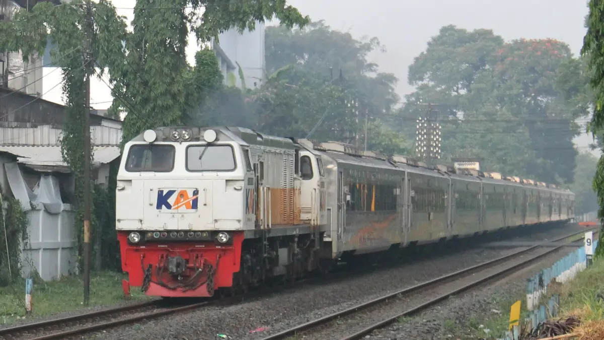 KA Lodaya melayani perjalanan Bandung–Solo sejak 1998. (Google) 