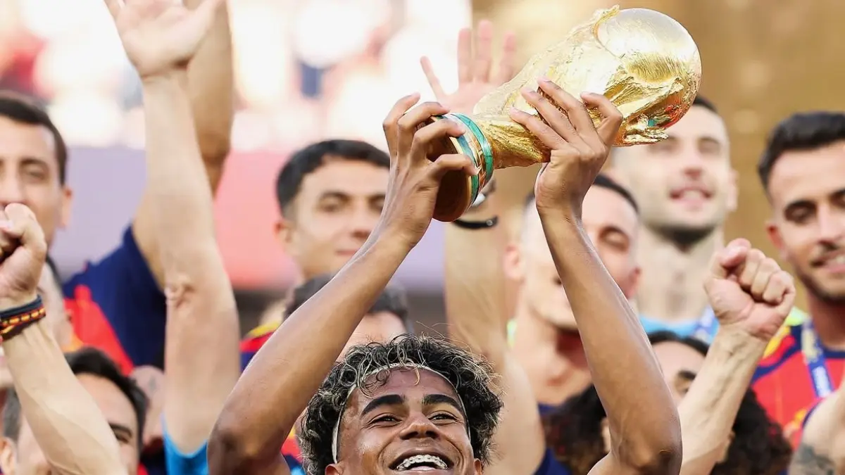 Lamine Yamal merayakan kemenangan menjadi Juara Piala Dunia 2026 usai menaklukkan juara bertahan Argentina dengan skor tipis 1-0. (Dok Lamine Yamal)