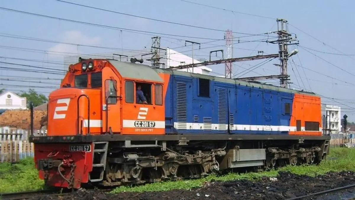 Lokomotif CC201 menjadi andalan perkeretaapian Indonesia sejak 1976. (Pinterest)