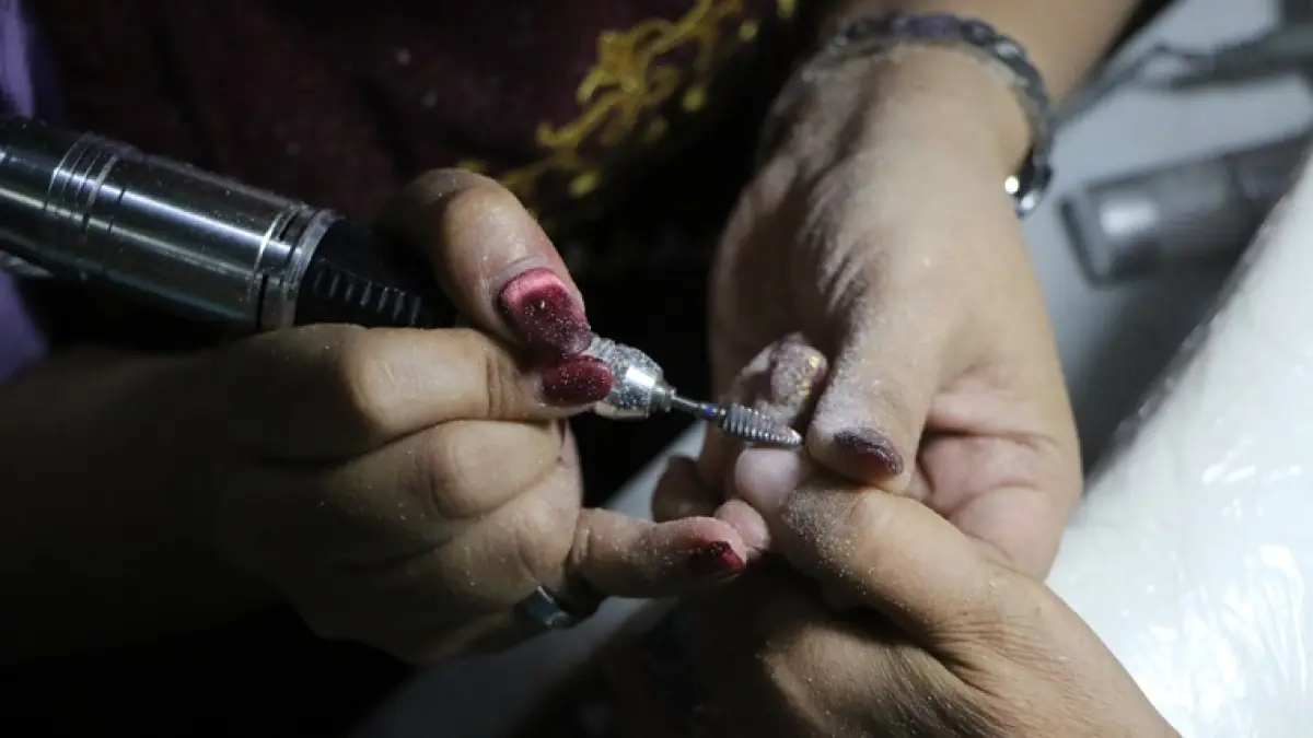Ilustrasi jasa nail art di salah satu mal di Kota Solo. (Arief Budiman/Radar Solo)
