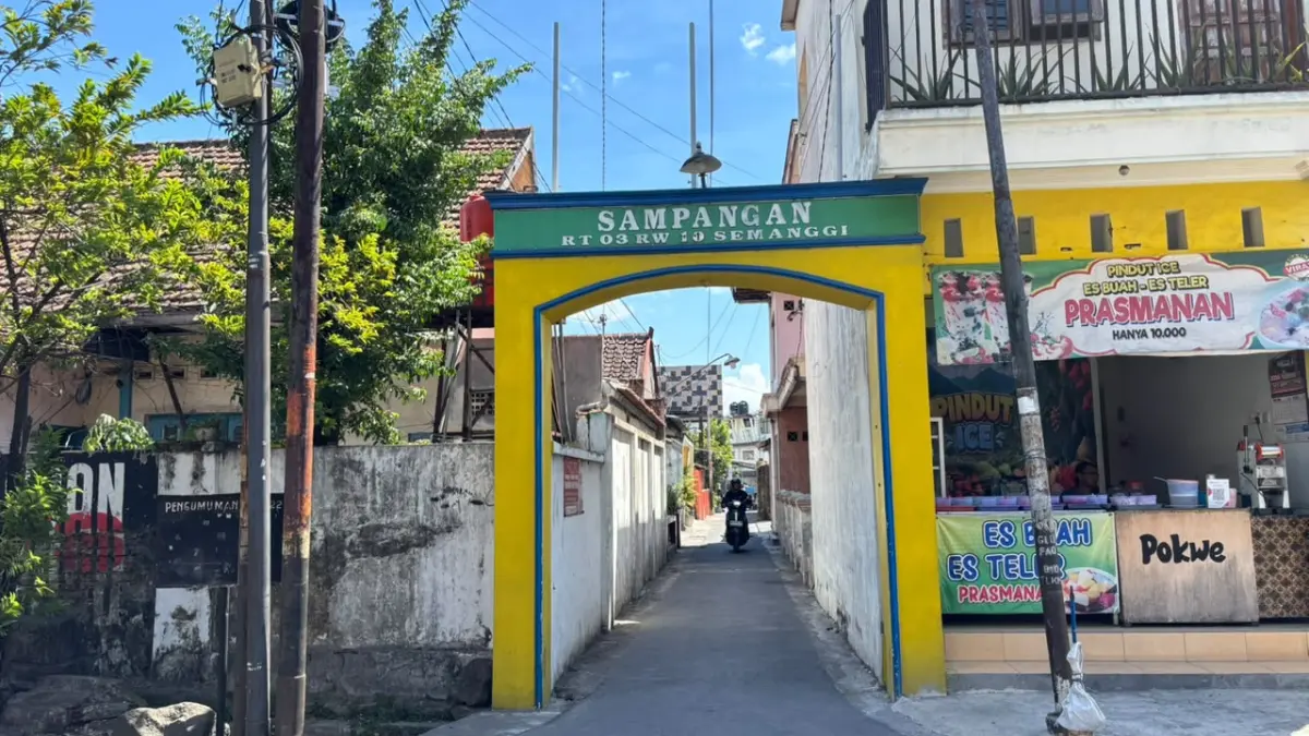 Gapura Kampung Sampangan, Semanggi. (Siti Putri/Radar solo)