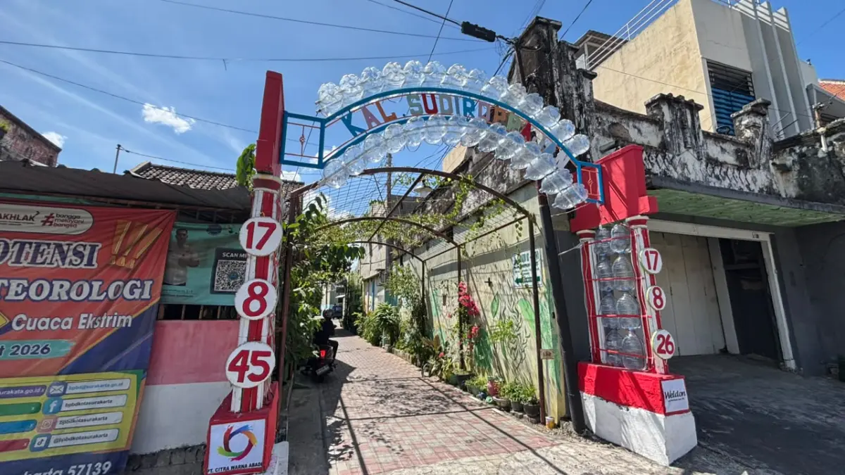 Gapura Kampung Sudiroprajan, Jebres. (Siti Putri/Radar solo)