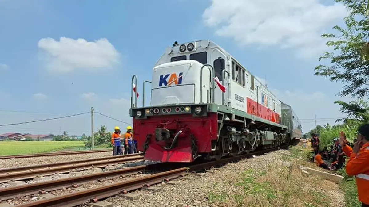Sejumlah kereta api unggulan menjadi pilihan masyarakat untuk perjalanan antarkota. (Radar Bromo)