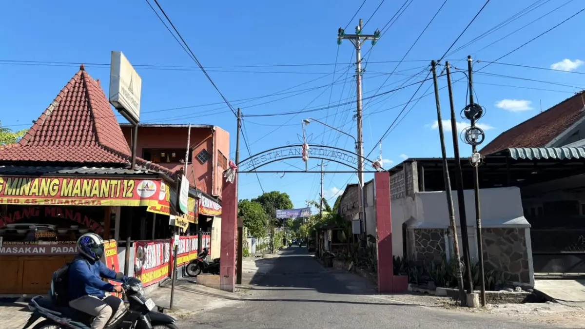 Gapura Kampung Kestalan, Banjarsari, Solo. (Siti Putri/Radar solo)