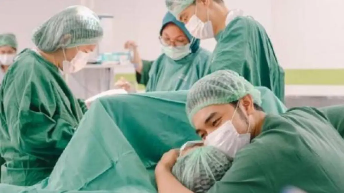 Anak pertama Fiki Naki lahir.