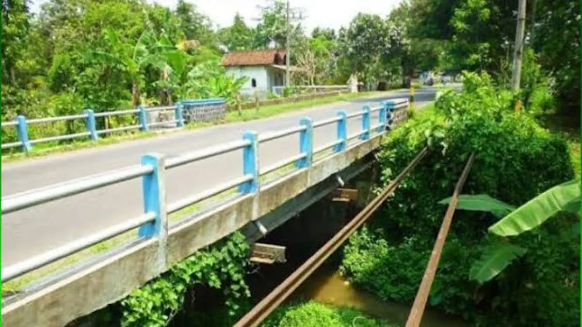 Tidak semua rel kereta api yang ada di Indonesia masih digunakan. Sebagian berstatus aktif, sementara lainnya telah dinonaktifkan. (Radar Surabaya)