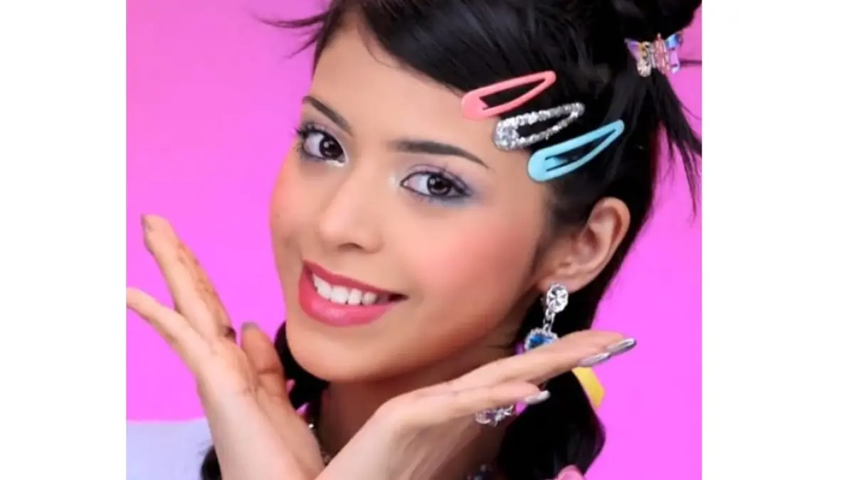Make up Bebot. (Tiktok jharnabhagwani)