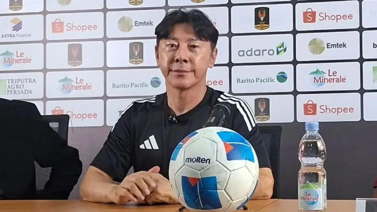 Shin Tae-yong berupaya membawa Persija Jakarta bangkit saat menghadapi Port FC pada laga kedua Grup B Piala Presiden 2026 di Stadion Gelora Bung Tomo. (Persija)