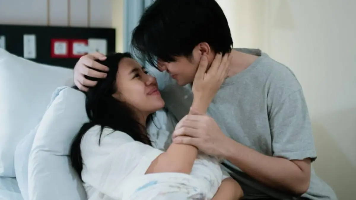 Angga Yunanda dan Shenina Cinnamon membagikan momen kelahiran anak pertamanya. (Instagram/@sheninacinnamon)