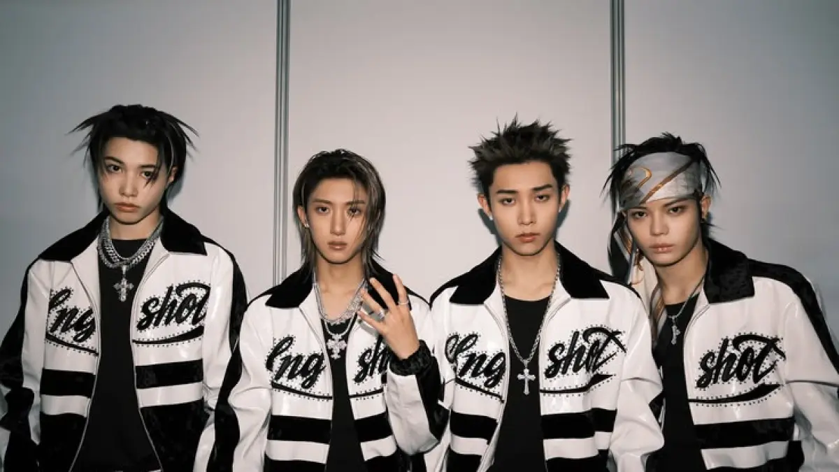 LNGSHOT, boy group pertama bentukan Jay Park di bawah MORE VISION, ingin dikenal lewat musik yang benar-benar lahir dari kreativitas para member. Sejak debut, mereka terlibat dalam penulisan lagu hingga pengembangan konsep, membuktikan bahwa idol juga bisa menjadi kreator. (Pinterest)