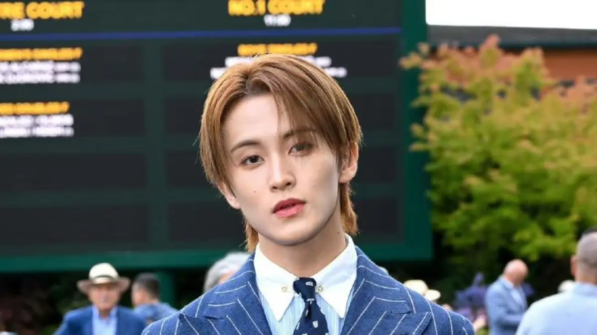 Perjalanan Mark Lee membuktikan bahwa menjadi idol bukan hanya soal tampil di atas panggung, tetapi juga tentang terus berkarya dan berkembang sebagai musisi.  (Pinterest)