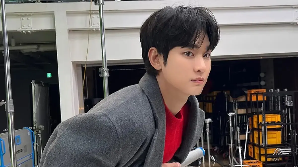 Kim Soo Hyun (Instagram @soohyun_k216)