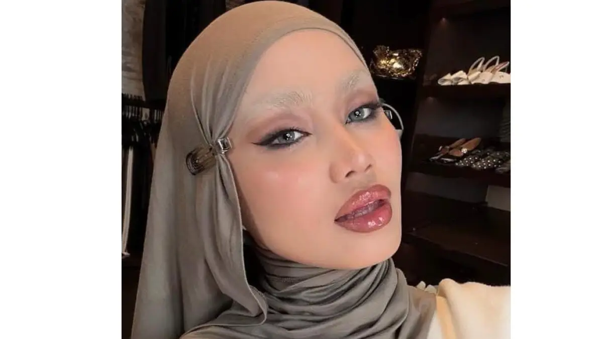  Make up browless look. (IG )