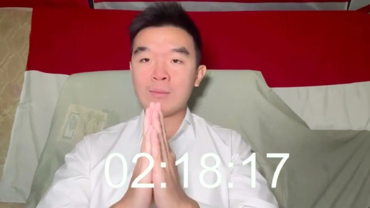 Pembuat konten video yang menjadikan usher (SPG) di GIIAS 2026 sebagai objek konten berjudul 