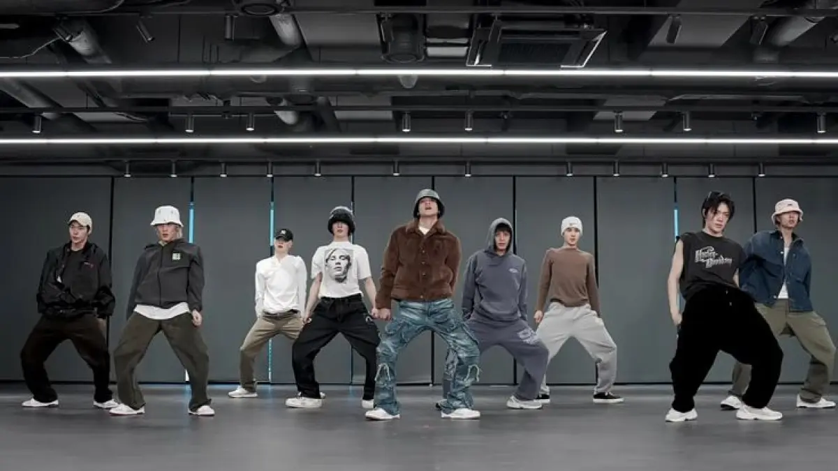 Sebelum debut di atas panggung, para idol K-Pop harus melewati masa trainee yang penuh latihan dan evaluasi. Ada yang hanya beberapa bulan, ada pula yang bertahun-tahun mengejar impian. (Pinterest)