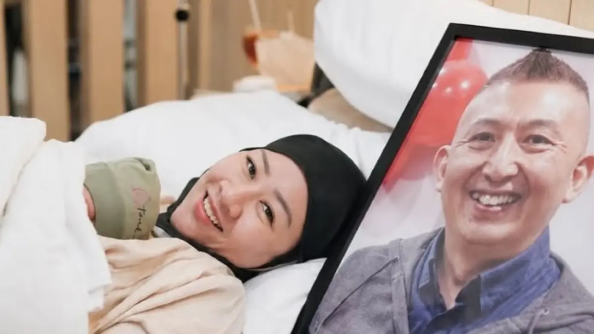 Fanny Kondoh dan mendiang suaminya, Hajime Kondoh. Kisah mereka diangkat dalam film Baby Udon. (Instagram @fannykondoh)