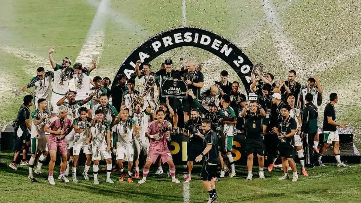 Persebaya Surabaya merayakan gelar juara Piala Presiden 2026 setelah mengalahkan Persib Bandung melalui adu penalti 6-5. (Dok. Piala Presiden 2026 Official)