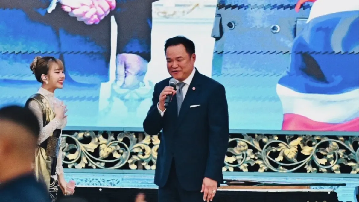 Ghea Indrawari saat tampil dalam agenda di Istana Negara yang turut dihadiri Perdana Menteri Thailand, Anutin Charnvirakul. (Instagram/@gheaindrawari)