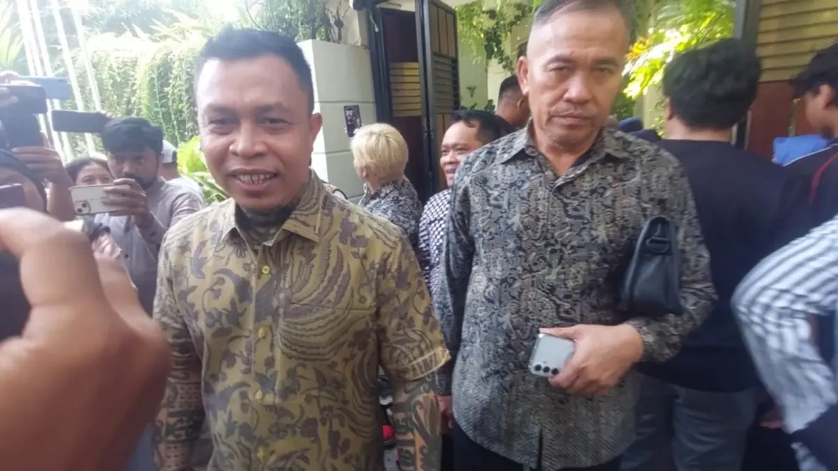 Panglima Jilah mendatangi kediaman Jokowi di Solo untuk mengundang Presiden ke-7 RI itu menghadiri pertemuan adat Dayak pada 22 Agustus. Antonius Christian/solobalapan.com)