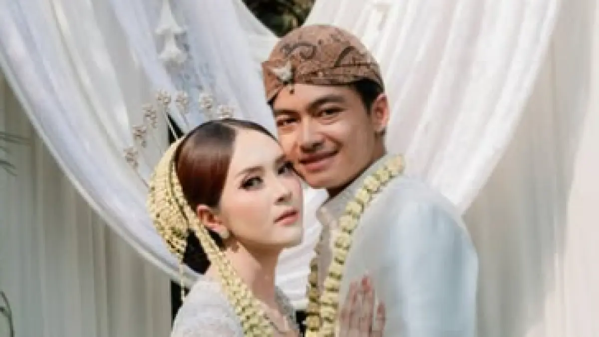 Gelia Linda dan suami. (instagram/@gelialinn)