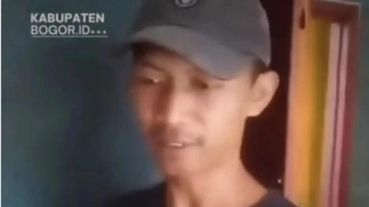 Tukang cukur tolak pasang bendera jelang kemerdekaan. (Instagram Kabupaten Bogor)