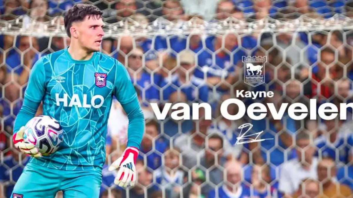 Kayne van Oevelen Kiper Keturunan Surabaya.