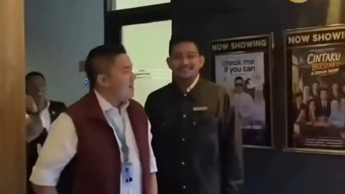 Ruang kerja Sekretaris Kabinet (Seskab) Teddy Indra Wijaya disulap menggunakan dekorasi bernuansa bioskop. (ISTIMEWA)