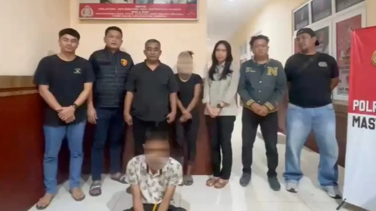 Pelaku berinisial EFS seret pacarnya di pinggir jalan ditangkap polisi, Medan, Selasa (18/8/2026). Foto: Dok. Polres Pelabuhan Belawan