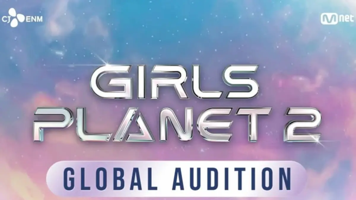 Dulu K-Pop perlahan masuk pasar Amerika. Sekarang, grup baru bahkan mulai dirancang untuk pasar global sejak sebelum debut. 🌎 Apa yang membuat strategi industri K-Pop berubah? (Soompi)
