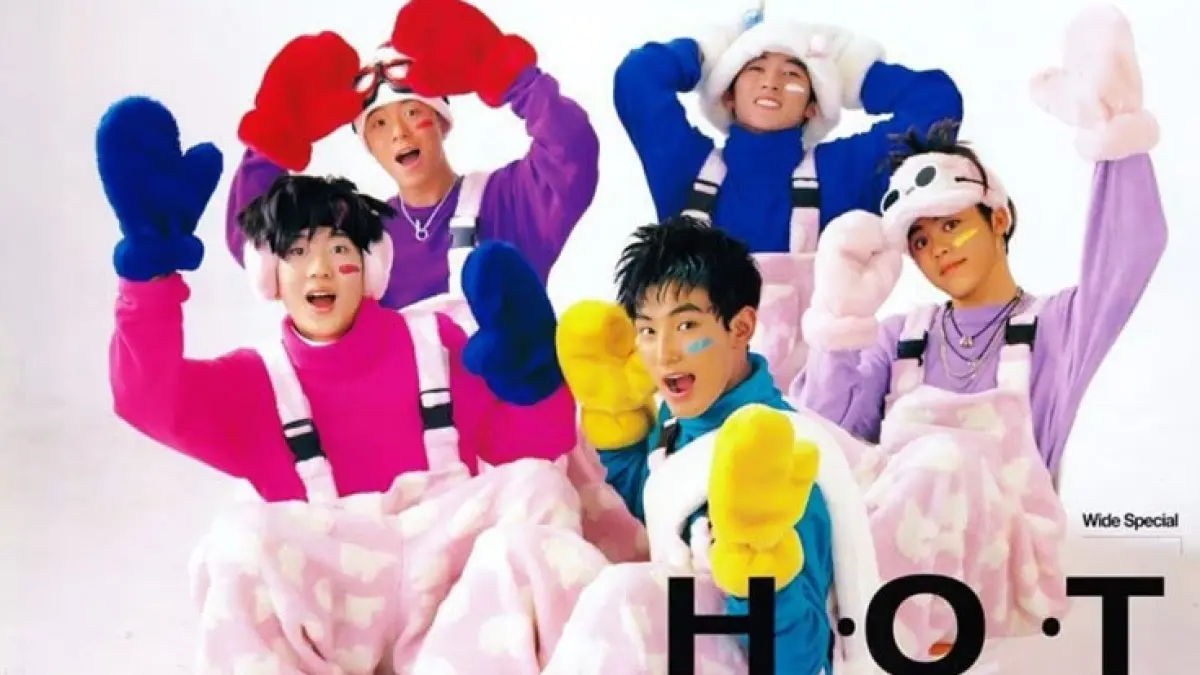 Sebelum BTS dan BLACKPINK membawa K-Pop ke panggung dunia, ada H.O.T., S.E.S., Sechs Kies, Fin.K.L, dan para pelopor lainnya. Yuk, flashback ke masa ketika era idol K-Pop baru dimulai. (Pinterest)