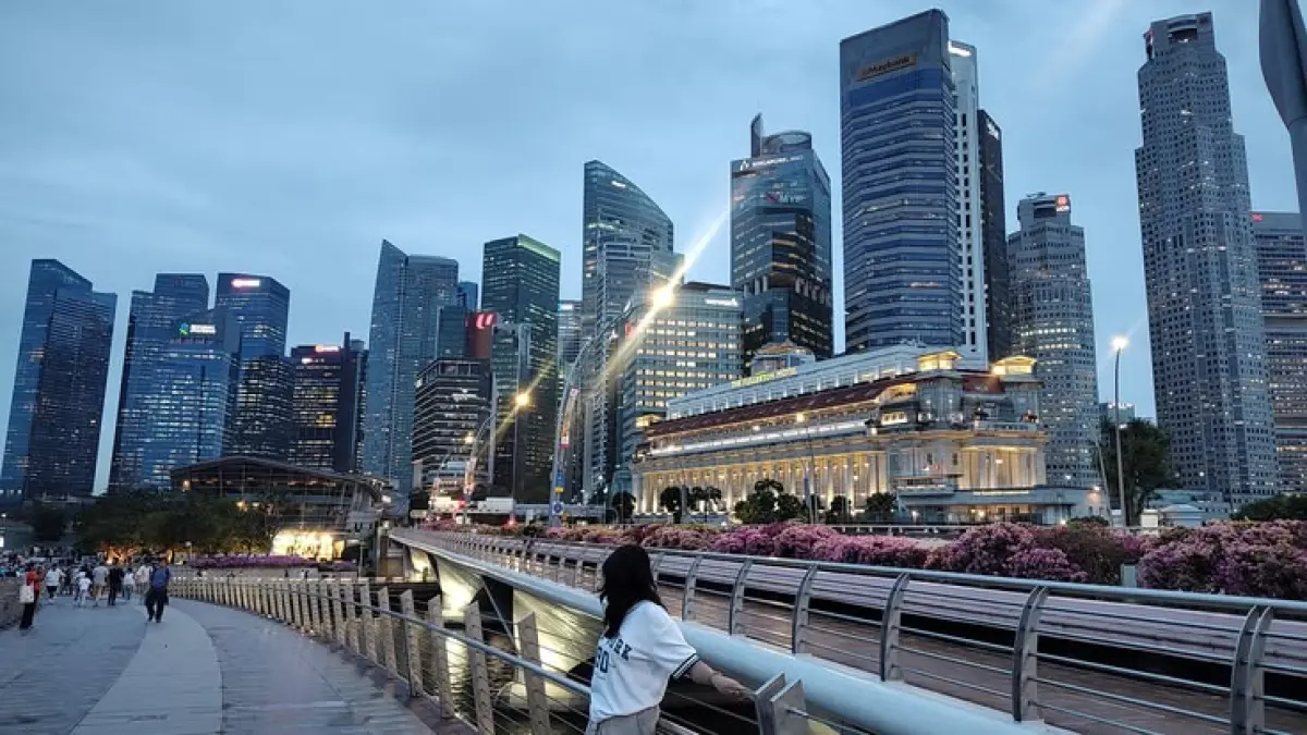 Di tengah gedung pencakar langit dan wajah modern Singapura, Chinatown, Little India, hingga Kampong Glam masih menyimpan jejak panjang masa lalu. (Pinterest)