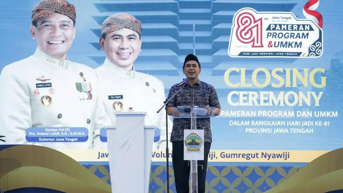 Pameran UMKM Hari Jadi ke-81 Jateng tembus 15.159 pengunjung & transaksi Rp1,165 M. Disertai kerja sama BPJPH dan 221 stan berkonsep zonasi, Wagub sebut ajang ini berhasil dorong produk lokal naik kelas.