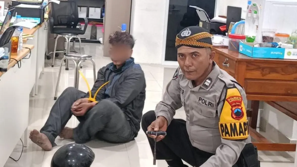 ksi pencurian sepeda motor di sebuah toko sembako kawasan Kadipiro, Kecamatan Banjarsari, Solo, berakhir gagal total pada Selasa (25/8/2026) dini hari sekitar pukul 02.30 WIB. (Dok. Polresta Solo)