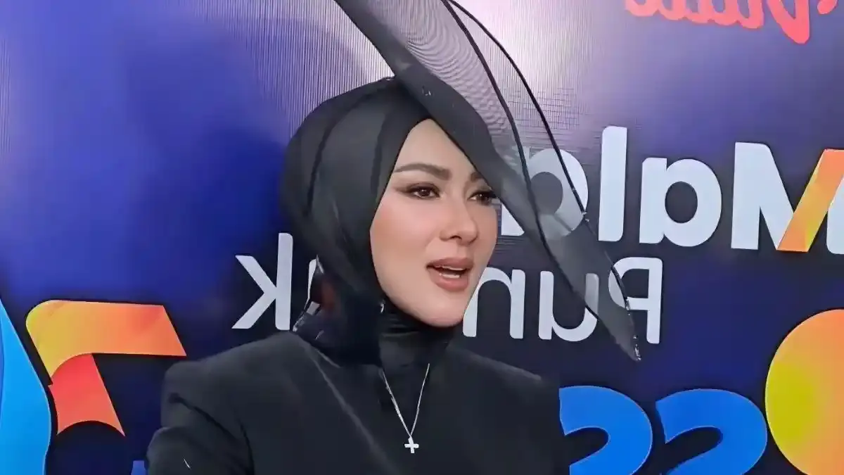 Syahrini.