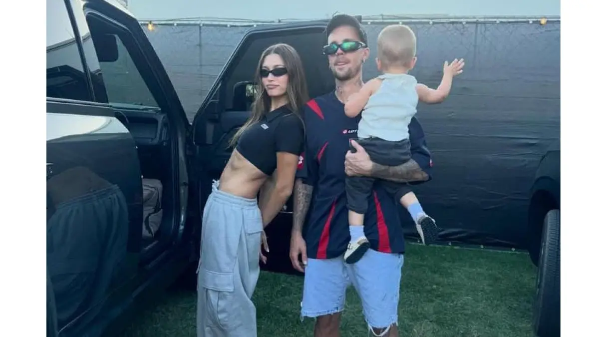  Justin Bieber dan Hailey Bieber 