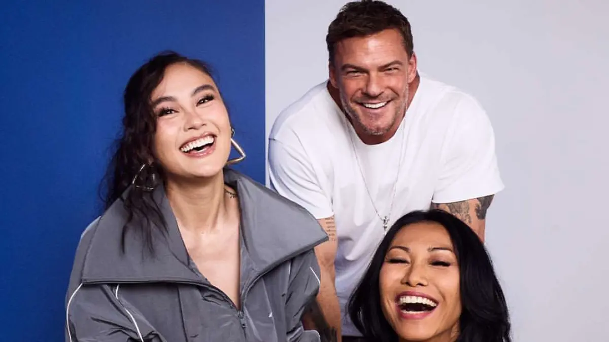 Agnez Mo bersama pemeran Series Richer lainnya, Anggun C Sasmi dan Alan Ritchson. (instagram agnezmo)