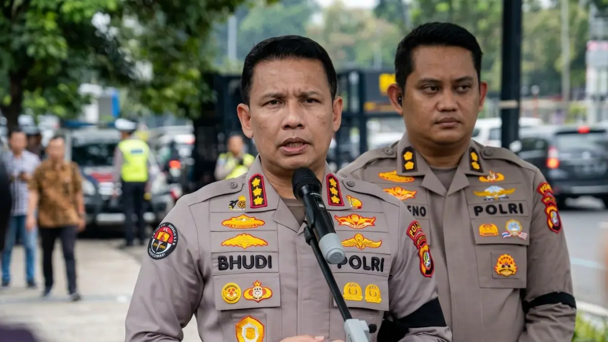 Polda Metro Jaya siagakan tim Dokkes & skema rujukan darurat saat kawal aksi penyampaian aspirasi di Jakarta. Kepolisian tekankan pendekatan humanis demi keselamatan massa aksi & warga sekitar.