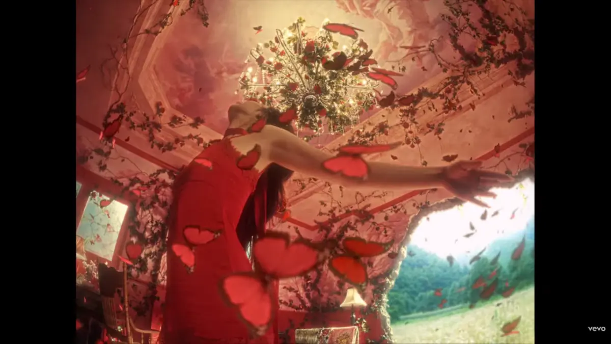 MV terbaru Jennie. Foto: YouTube Jennie.