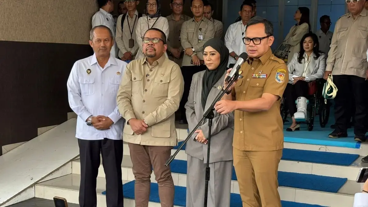 Wamendagri Bima Arya Sugiarto saat memberikan keterangan kepada awak media diJakarta pada Selasa (1/9). (Sahrul Yunizar/JawaPos.com)