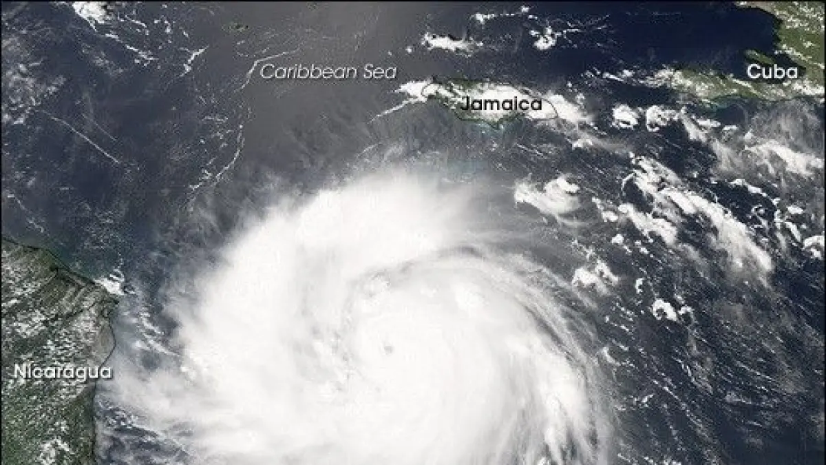 itra satelit Hurricane Felix saat menguat menjadi salah satu badai terkuat sebelum menerjang Nikaragua pada 4 September 2007. (NASA) 